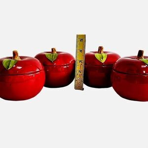 Temp Tations by Tara Covered Bakewear with matching Salt and  Pepper Shakers